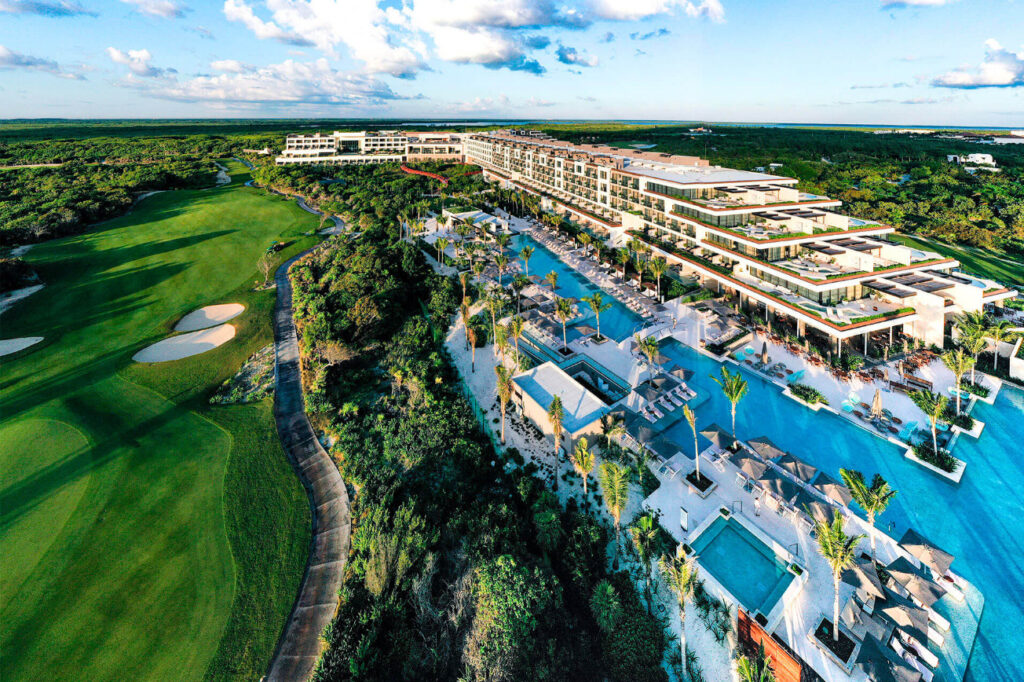 cancun resorts with golf course